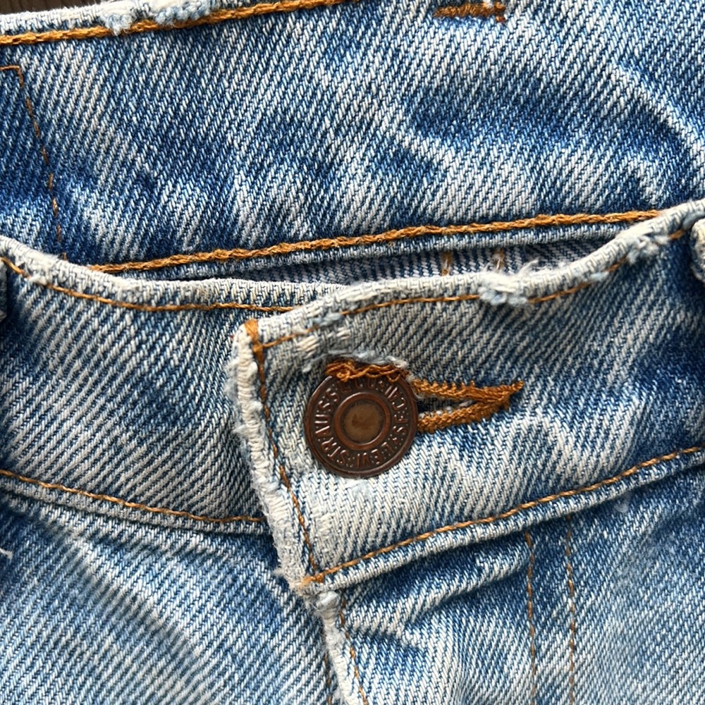 High Rise Wide Leg Levis - Picture 2 of 7